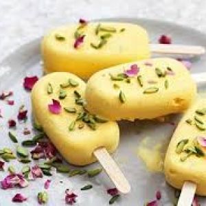 طرز تهیه بستنی زعفرانی با همراه خامه خشک
